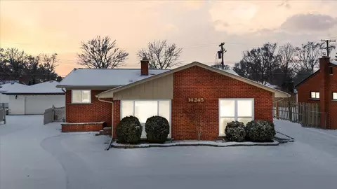 14245 Arcola St, Livonia, MI 48154