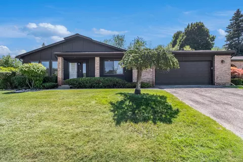 2117 Burgundy St, West Bloomfield, MI 48323