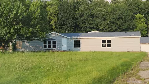 7306 N Bray Rd, Mount Morris, MI 48458