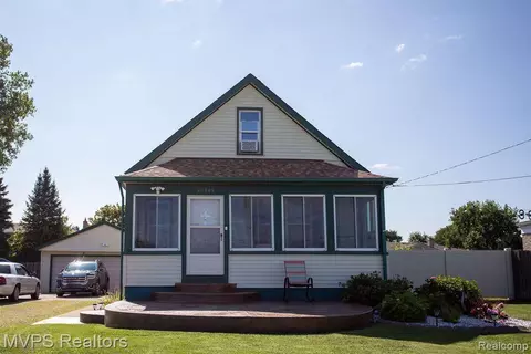 40849 Romeo Plank Rd, Clinton Township, MI 48038