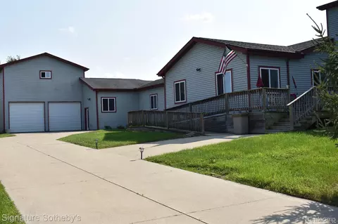 4588 Peck Rd, Burlington, MI 48461