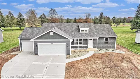 52387 Pulver Rd, Flowerfield, MI 49093