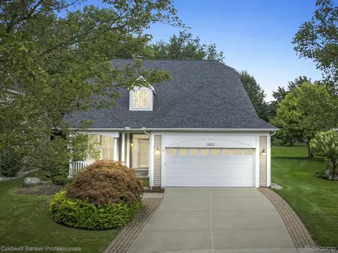 3823 Springwood Crt Ct, Auburn Hills, MI 48326