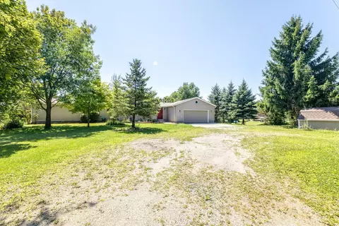 5529 Jeddo Rd, Grant, MI 48032