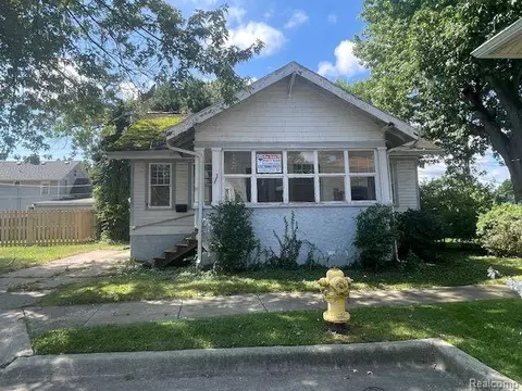 126 Glendale, Monroe, MI 48162