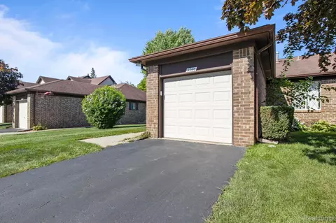 3740 Heritage Pkwy, Dearborn, MI 48124