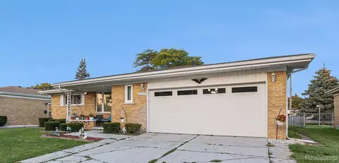 28672 Gail Dr, Warren, MI 48093