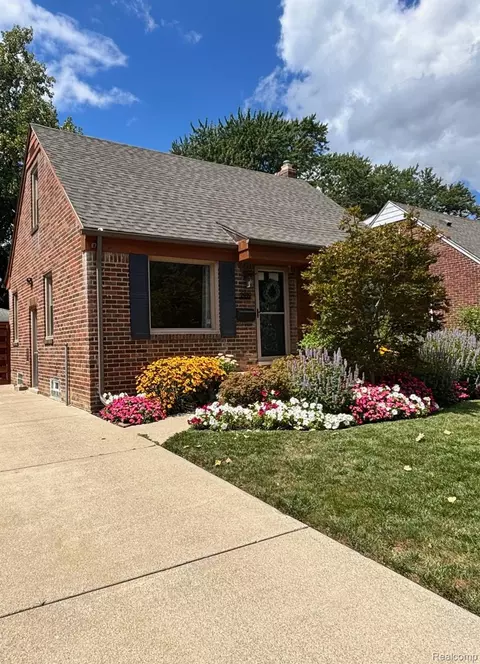 2919 N Altadena Ave, Royal Oak, MI 48073
