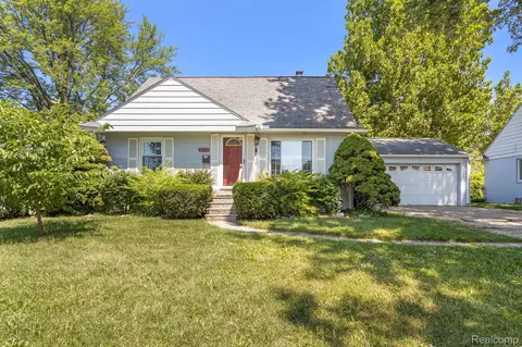 32712 Sheridan St, Garden City, MI 48135