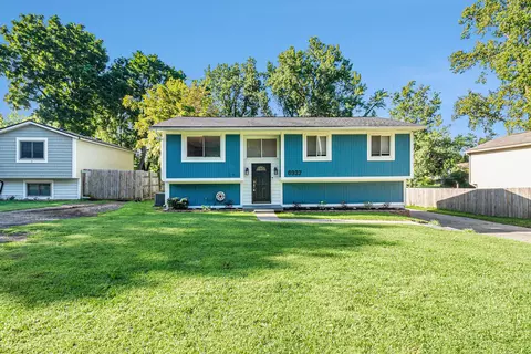6927 Pontiac Lake Rd, Waterford, MI 48327