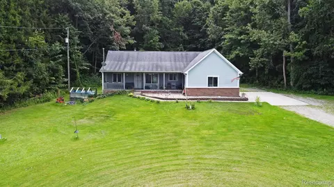 2125 S Sashabaw Rd, Brandon, MI 48462