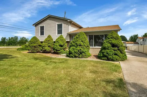 19166 Hyde Park, Woodhaven, MI 48183