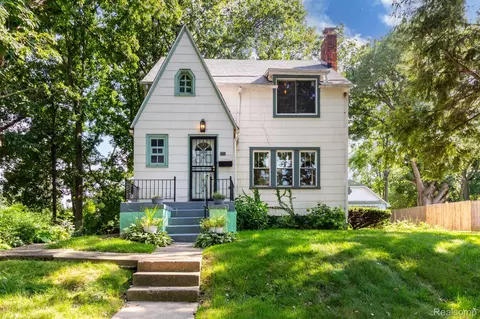 480 Ferry Ave, Pontiac, MI 48341