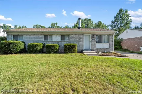 15405 Wendy St, Taylor, MI 48180