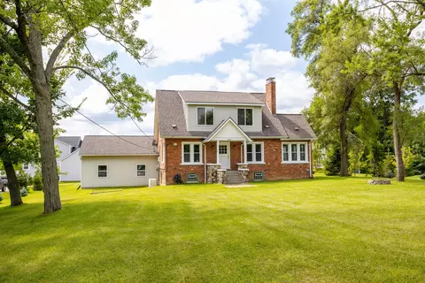 1330 Union Lake Rd, White Lake, MI 48386