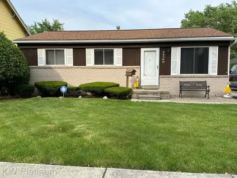 24360 Fern Ave, Eastpointe, MI 48021