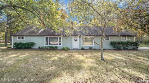 11781 Ferden Rd, Chesaning, MI 48616
