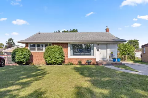 6615 Golfview St, Garden City, MI 48135
