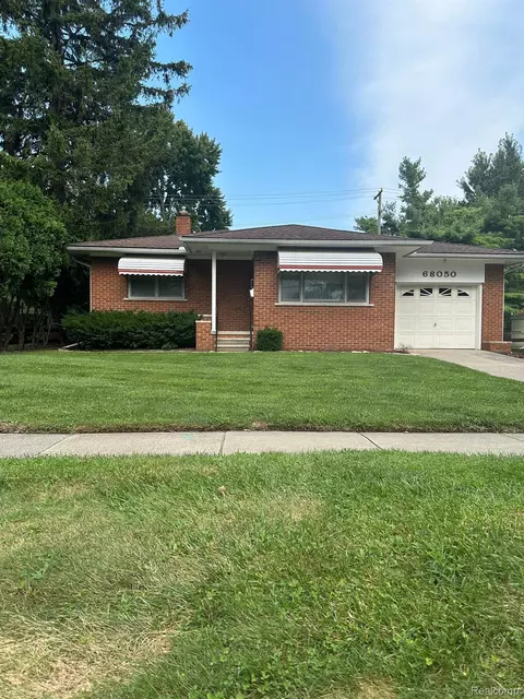 68050 Mary St, Richmond, MI 48062