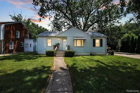 5119 Harding St, Dearborn Heights, MI 48125