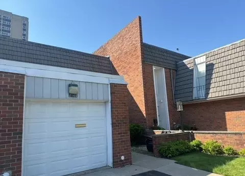 2140 Bryanston Crescent Apt 40 St, Detroit, MI 48207
