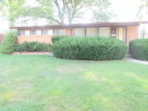 10055 Garden St, Livonia, MI 48150