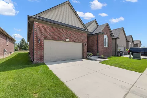 36520 Eton Crt Ct, Clinton Township, MI 48035