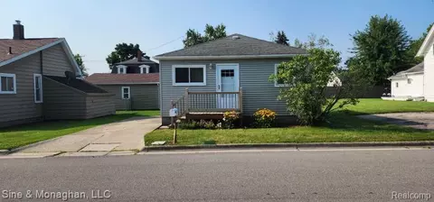 115 Gladys St, Marine City, MI 48039