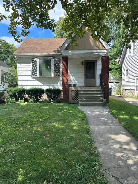 305 Laprairie St, Ferndale, MI 48220