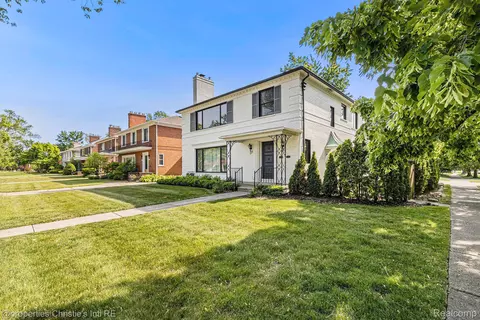 795-797 Harcourt Rd, Grosse Pointe Park, MI 48230