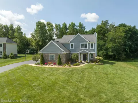 7145 Ingomar Ln, Springfield, MI 48348