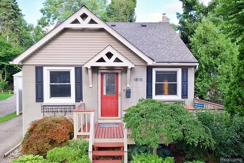 1818 N Lafayette Ave, Royal Oak, MI 48073