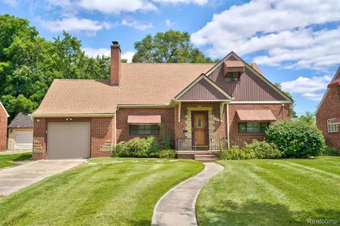 2214 Nolen Dr, Flint, MI 48504
