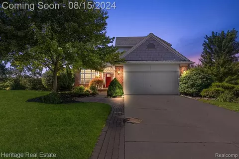 3647 Normandy Ct, Rochester, MI 48306