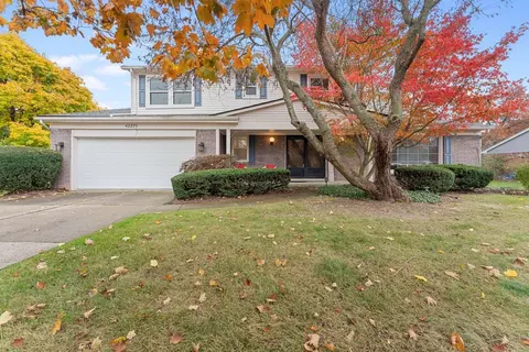 42275 Chatterton Crt Ct, Northville, MI 48168