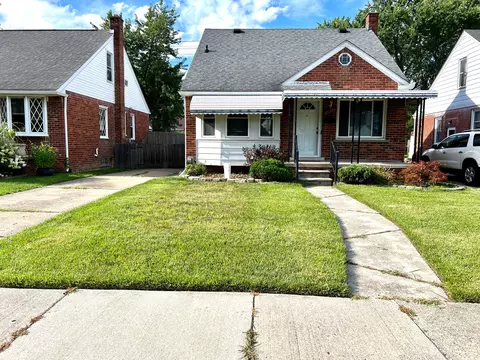 21301 Frazho St, Saint Clair Shores, MI 48081