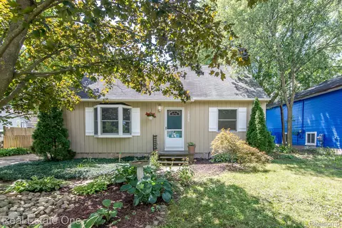 1225 W Northrup St, Lansing, MI 48911