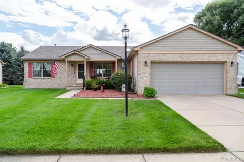 46207 Brookside North Dr, Macomb, MI 48044