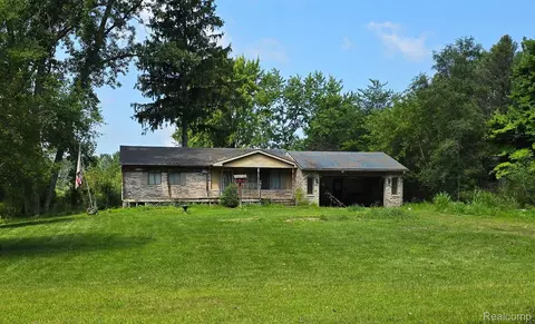 9569 Oak Grove Rd, Howell, MI 48855