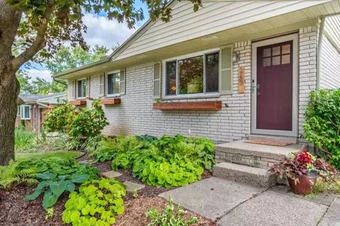 369 Larkspur St, Ann Arbor, MI 48105