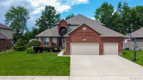 51405 Caroline Dr, Chesterfield, MI 48047