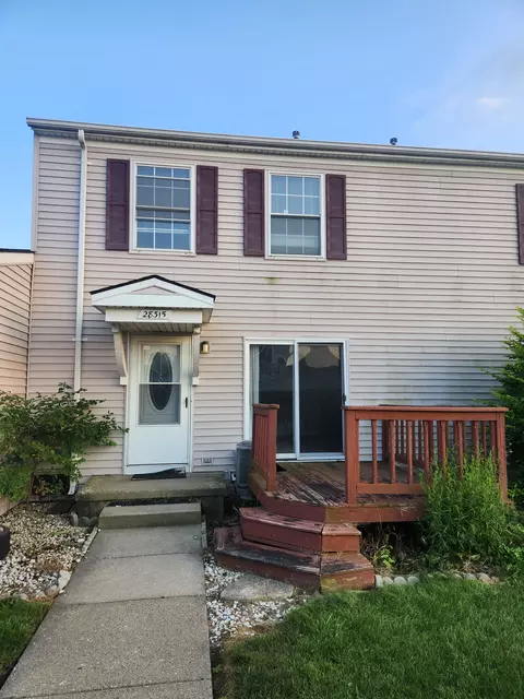 28315 Raleigh Crescent Dr, Chesterfield, MI 48051