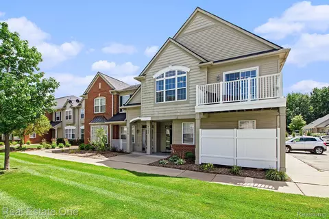 4268 Hampton Ridge Blvd, Genoa, MI 48843