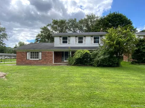6958 Heather Heath, West Bloomfield, MI 48322
