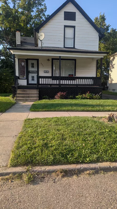 251 E Judson St, Pontiac, MI 48342