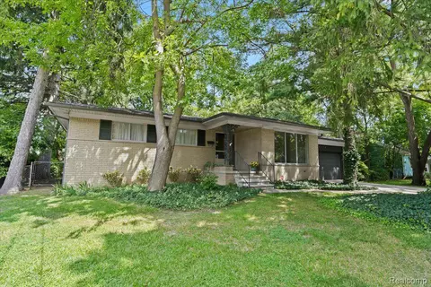 3779 Dallas Ave, Warren, MI 48091