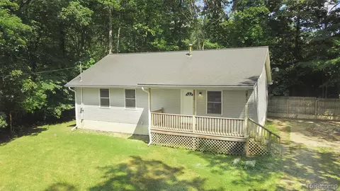 3166 Raywood St, Mount Morris, MI 48504