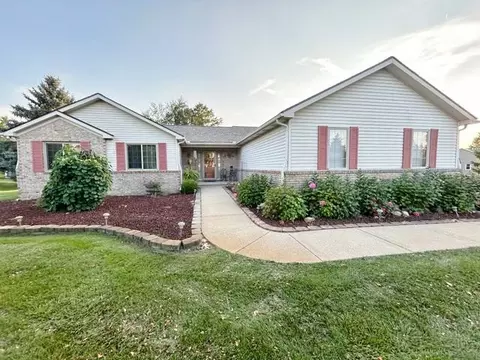 1893 Park Ridge Crt Ct, Howell, MI 48843