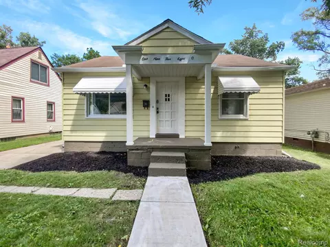 19580 Garfield St, Redford, MI 48240