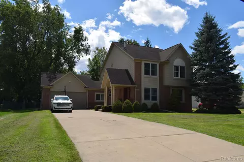 29183 Clarita St, Livonia, MI 48152